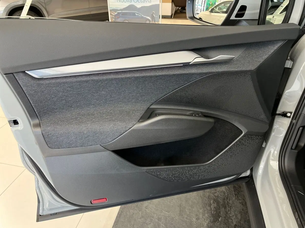 Skoda Elroq nuova a Modena (7)