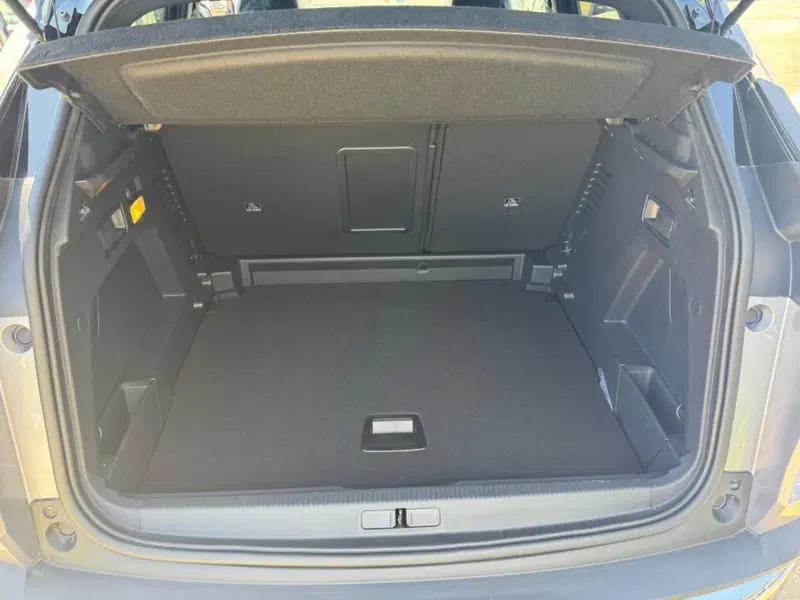Peugeot 3008 nuova a Salerno (12)