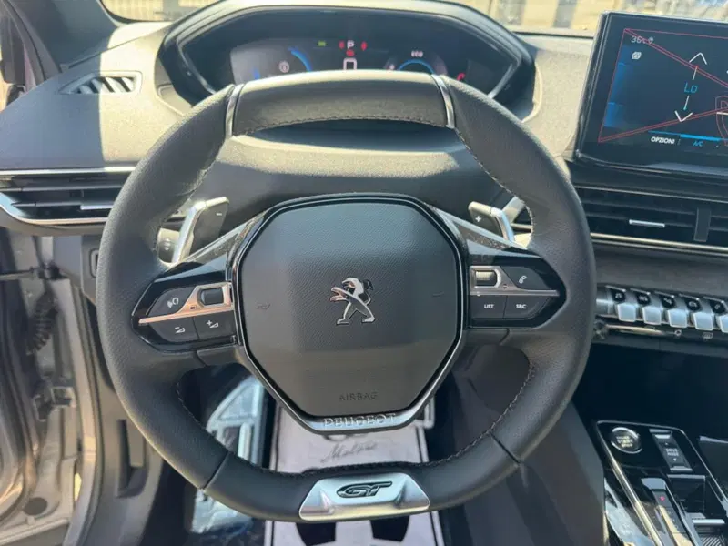 Peugeot 3008 nuova a Salerno (16)