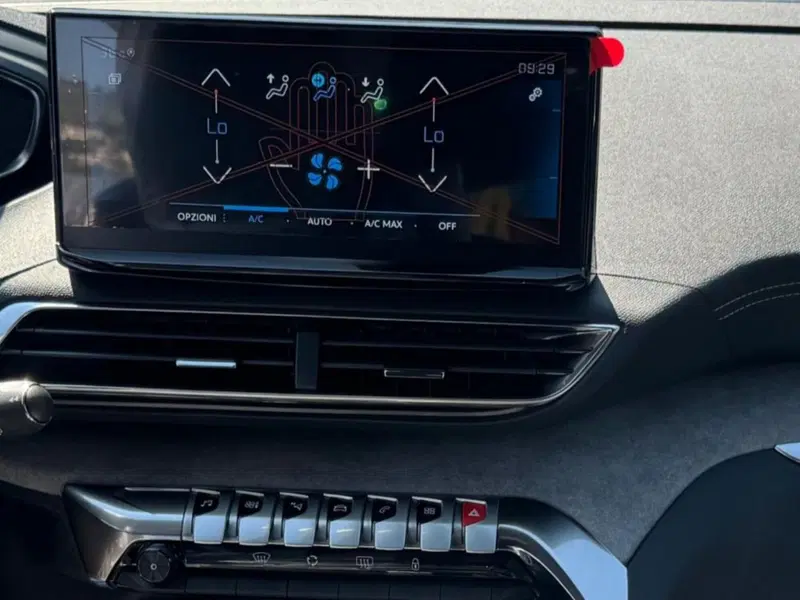 Peugeot 3008 nuova a Salerno (19)