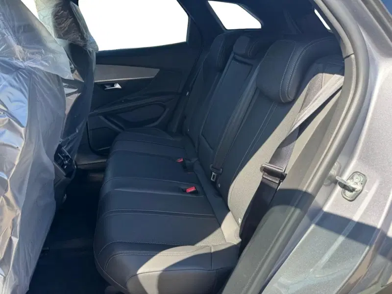 Peugeot 3008 nuova a Salerno (7)