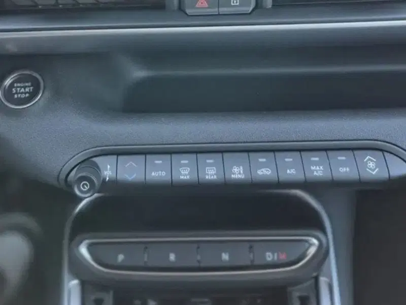Jeep Avenger nuova a Salerno (11)