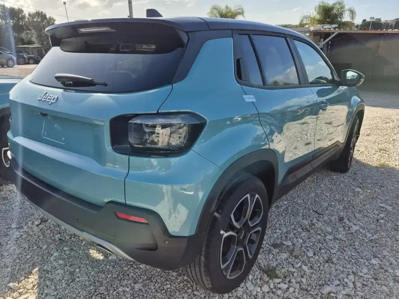 Jeep Avenger nuova a Salerno (4)