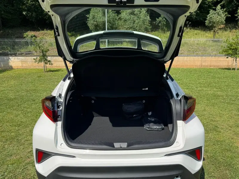 Toyota Toyota C-HR usata a Salerno (15)
