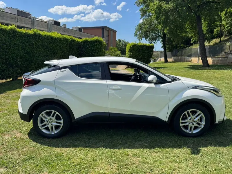 Toyota Toyota C-HR usata a Salerno (3)