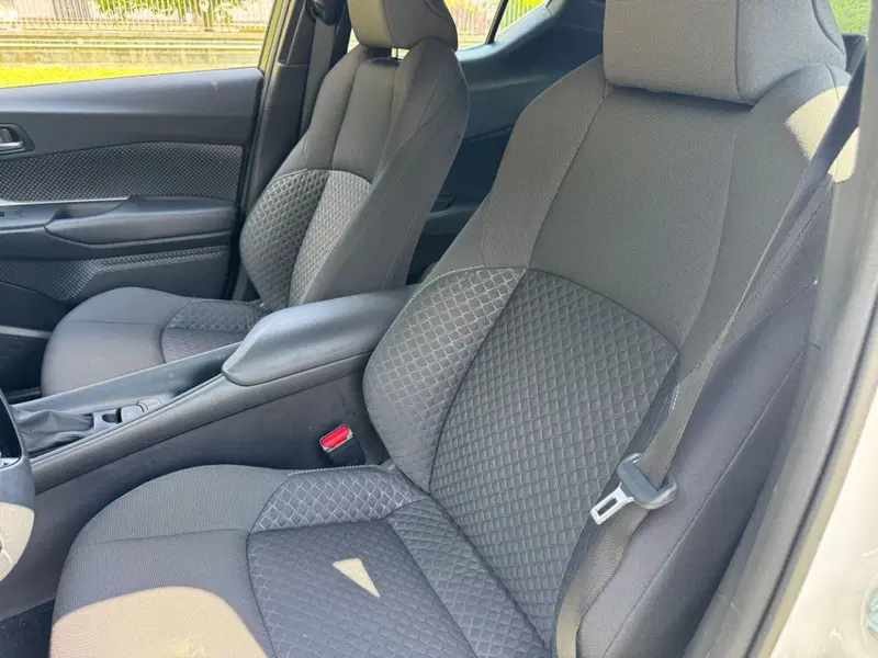 Toyota Toyota C-HR usata a Salerno (7)