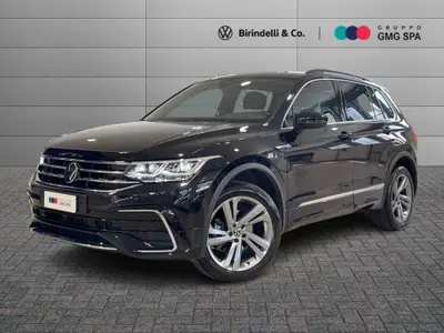 Volkswagen Tiguan 2.0 TDI 150 CV SCR DSG 4MOTION R-Line del 2023 usata a Prato