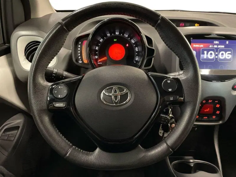 Toyota Aygo usata a Prato (10)