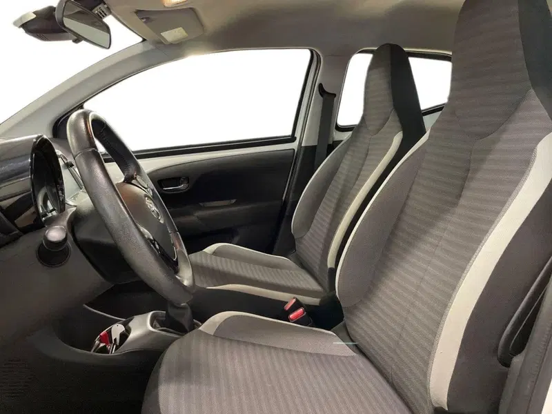 Toyota Aygo usata a Prato (9)