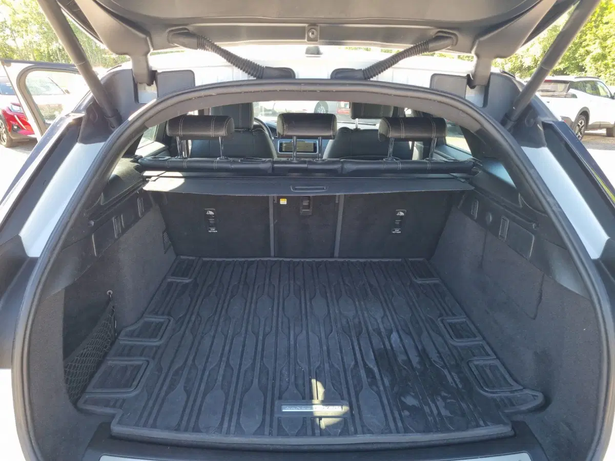 Land Rover Range Rover Velar usata a Lucca (14)