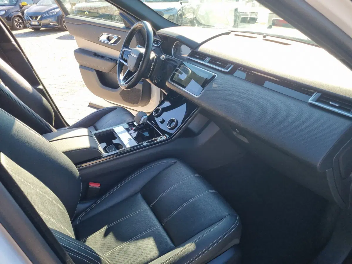 Land Rover Range Rover Velar usata a Lucca (18)