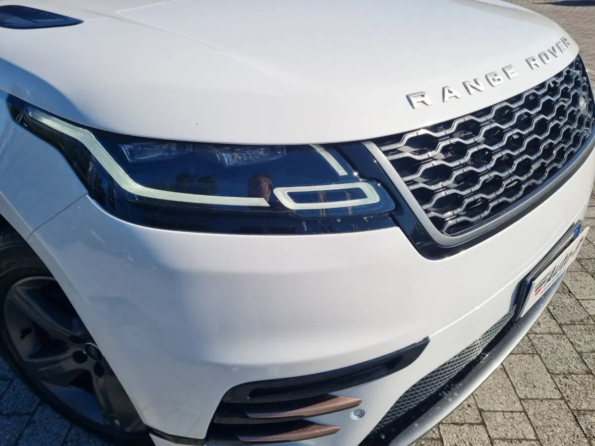 Land Rover Range Rover Velar usata a Lucca (20)