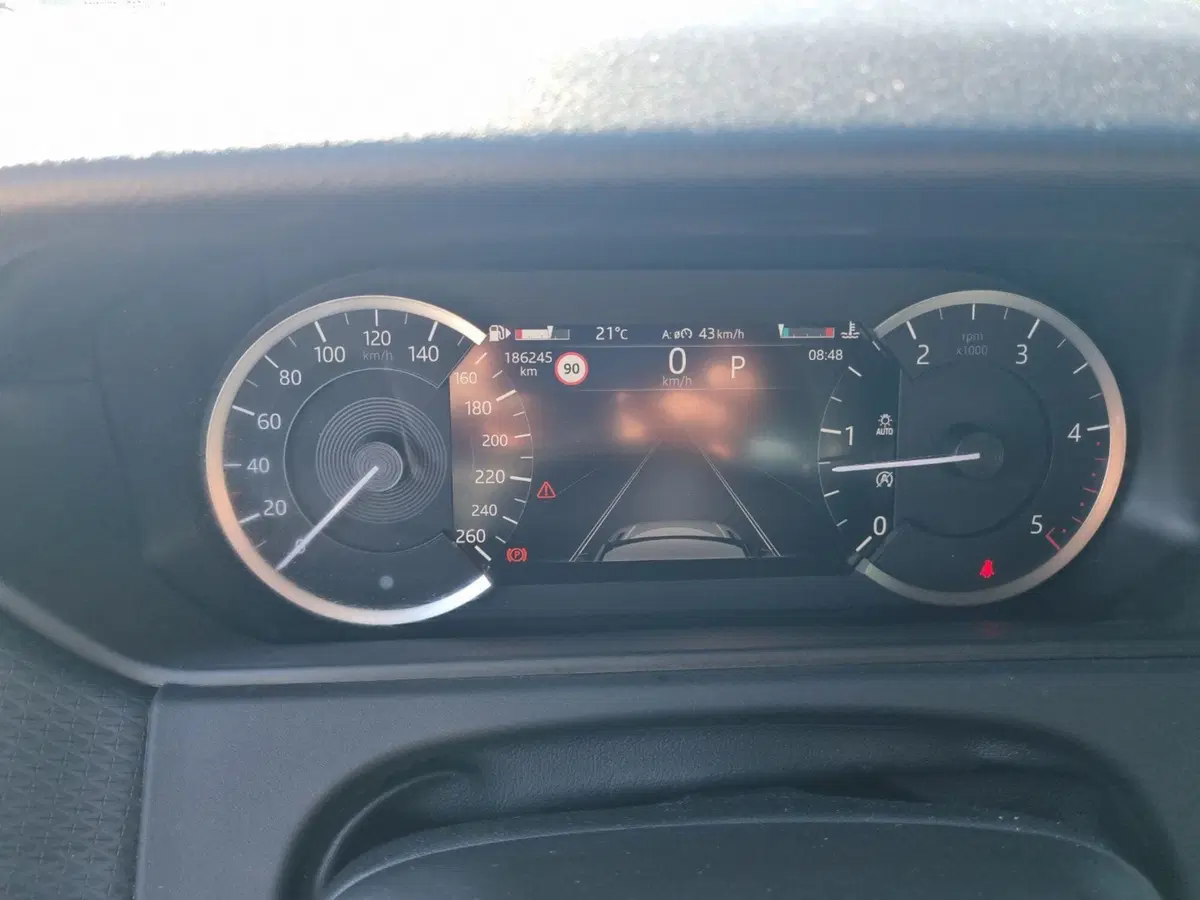 Land Rover Range Rover Velar usata a Lucca (9)