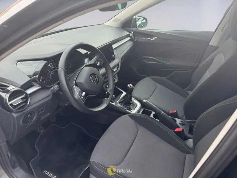 Skoda Fabia usata a Milano (10)