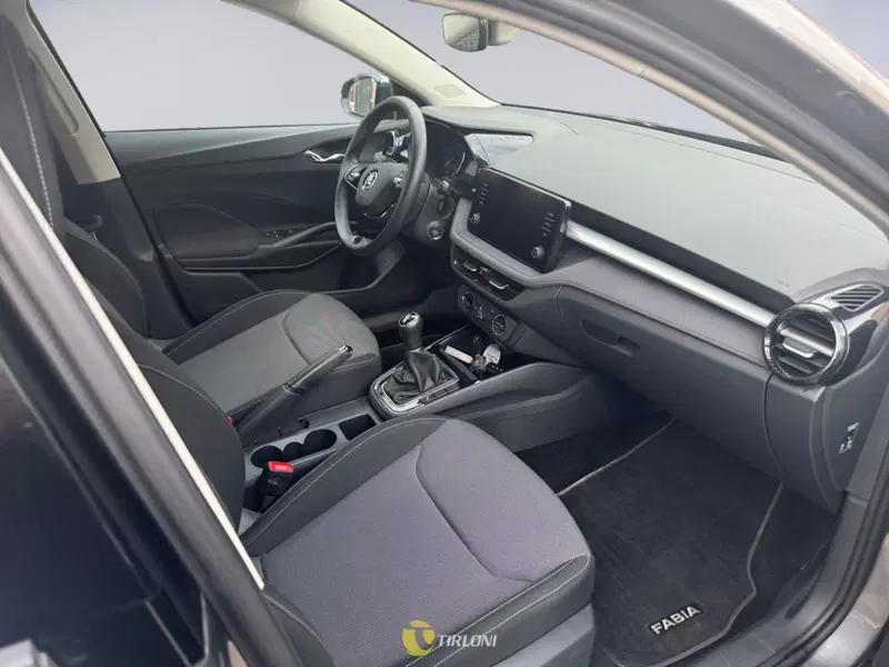 Skoda Fabia usata a Milano (11)