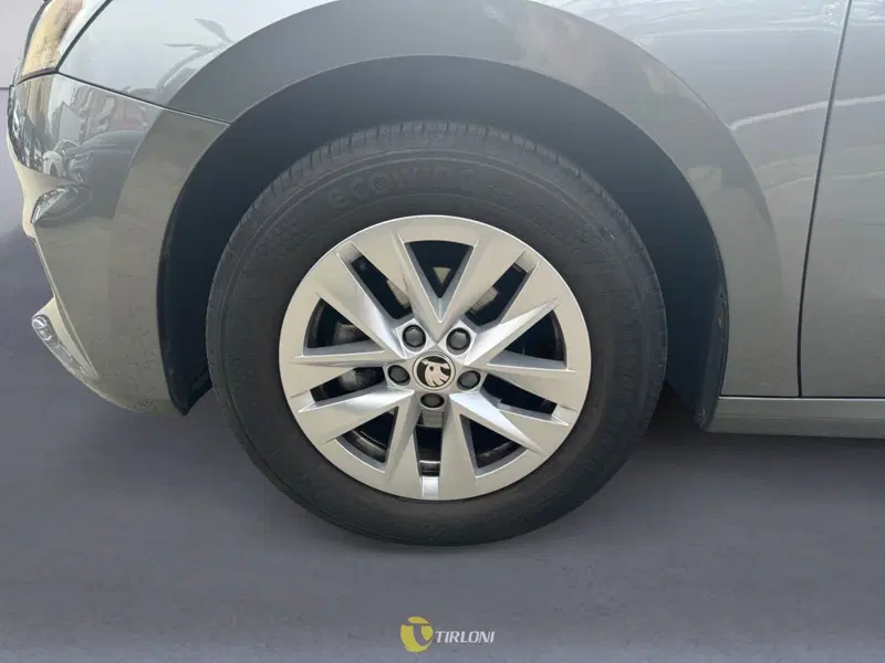 Skoda Fabia usata a Milano (17)
