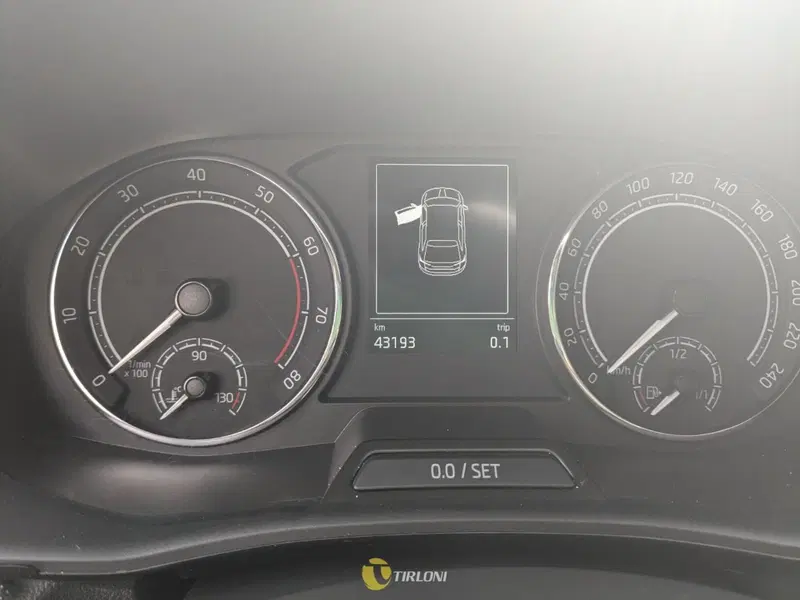 Skoda Fabia usata a Milano (5)