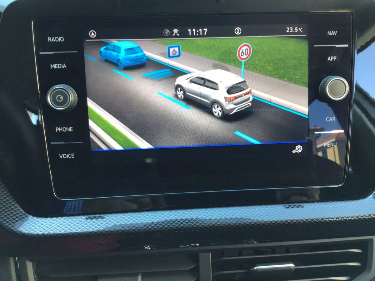 Volkswagen T-Cross usata a Genova (18)