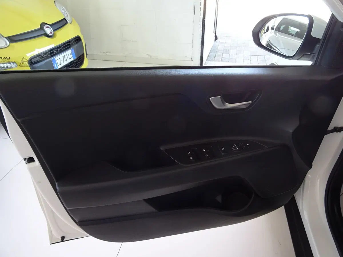 Kia Stonic usata a Lucca (7)