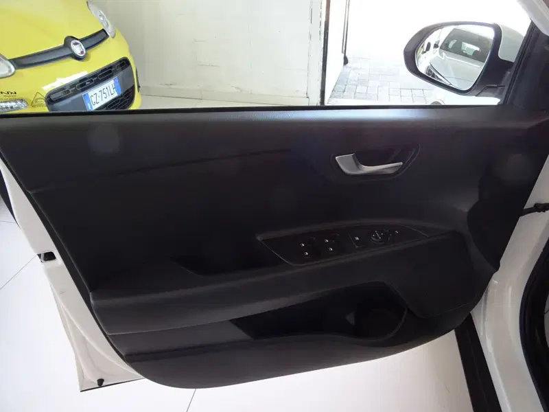 Kia Stonic usata a Lucca (7)