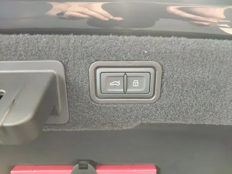 Audi A8 usata a Modena (17)