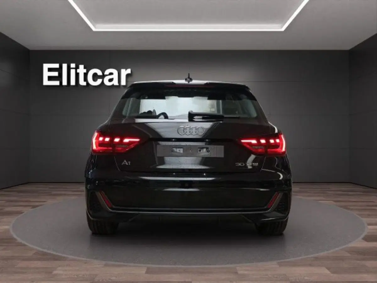 Audi A1 Sportback nuova a Novara (4)
