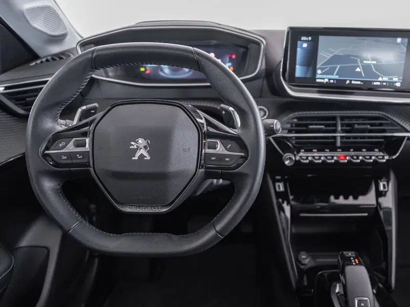 Peugeot 208 usata a Foggia (9)
