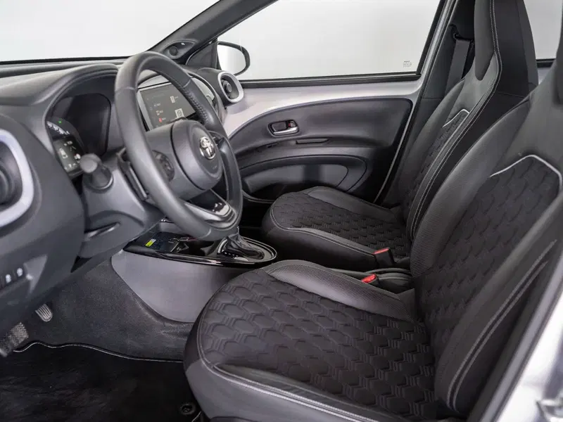Toyota Aygo X usata a Foggia (12)