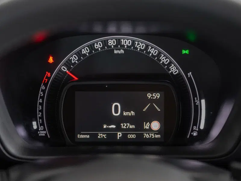 Toyota Aygo X usata a Foggia (13)