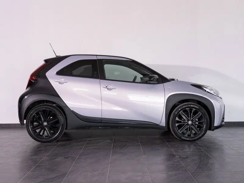 Toyota Aygo X usata a Foggia (14)