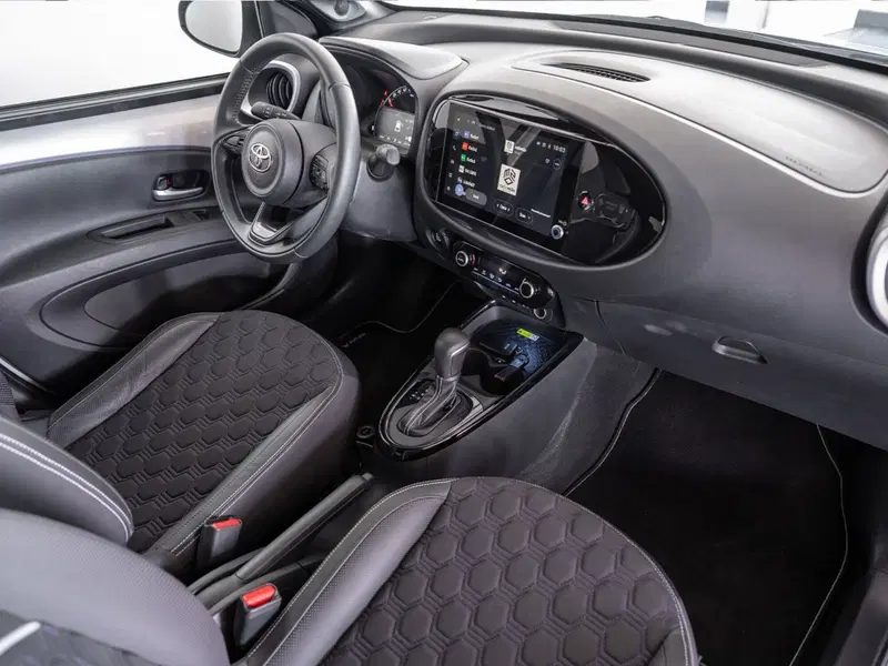 Toyota Aygo X usata a Foggia (6)