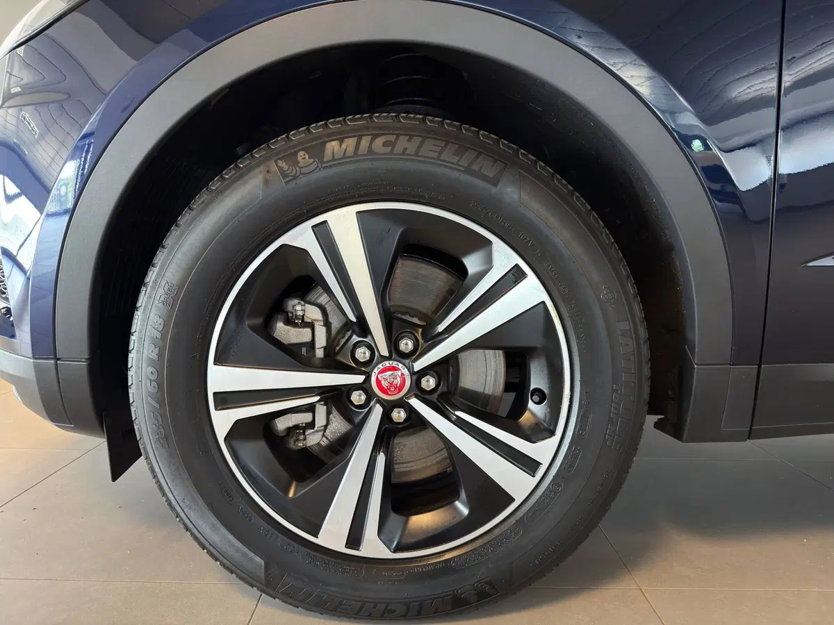 Jaguar E-Pace usata a Alessandria (9)