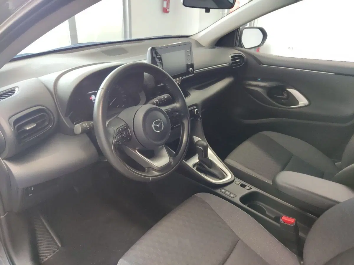 Mazda Mazda2 Hybrid usata a Arezzo (12)