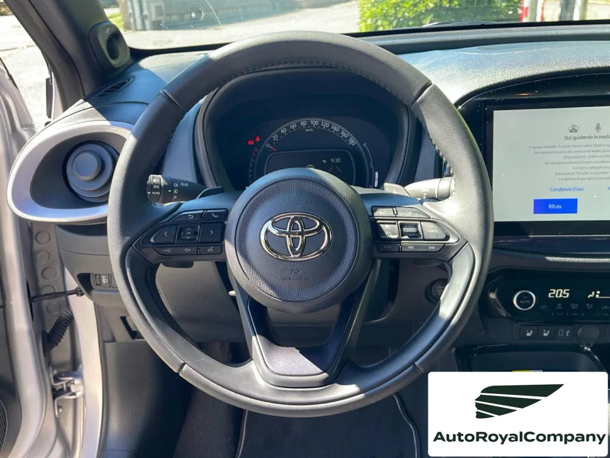 Toyota Aygo X usata a Roma (13)