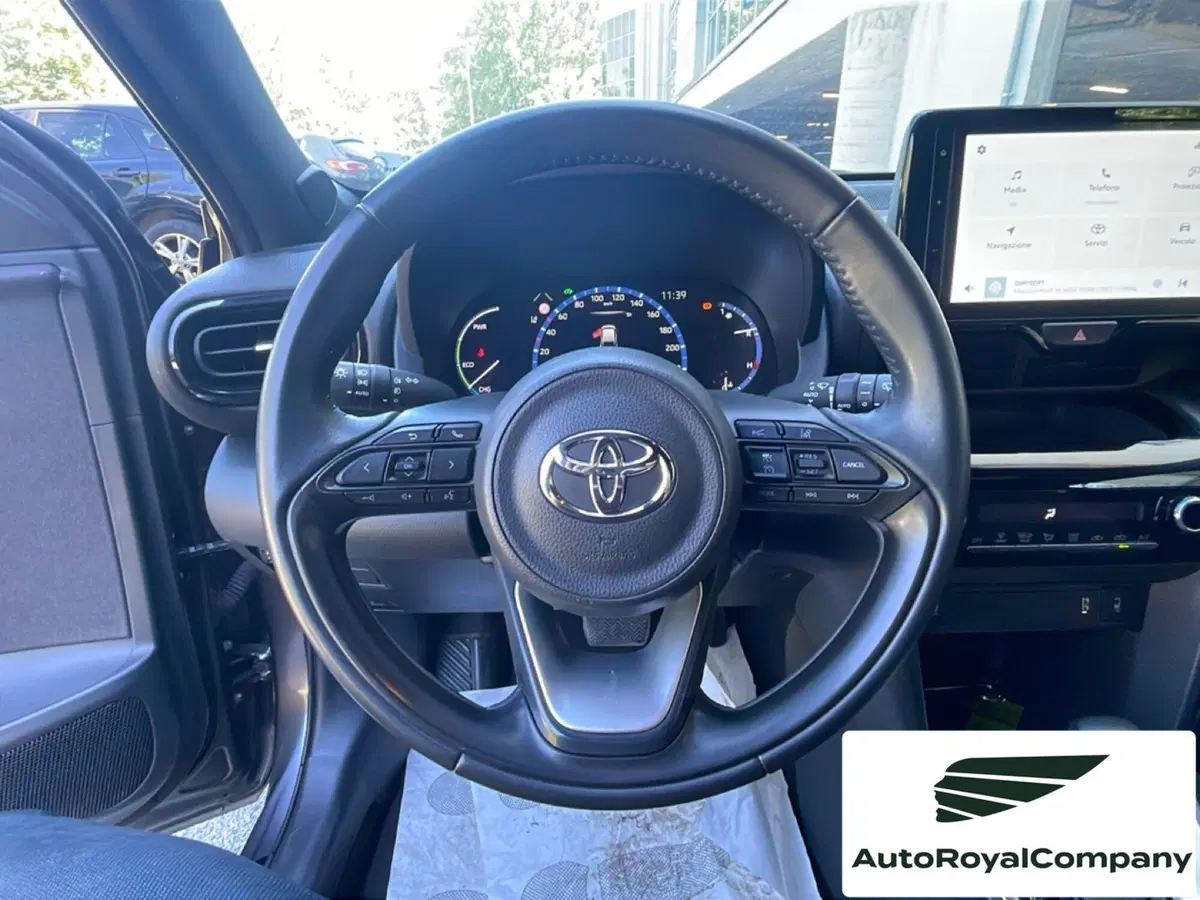 Toyota Yaris Cross usata a Roma (12)