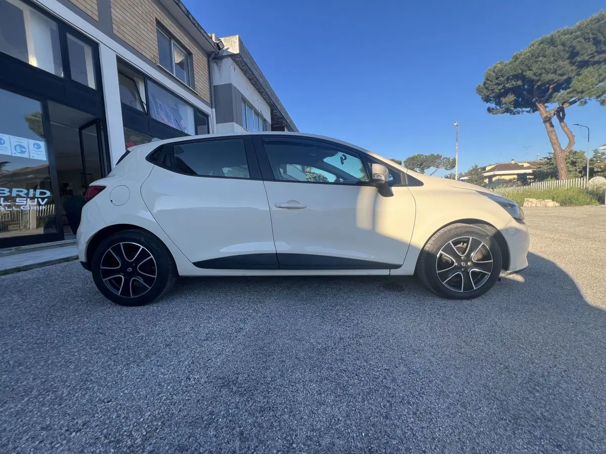 Renault Clio usata a Teramo (2)