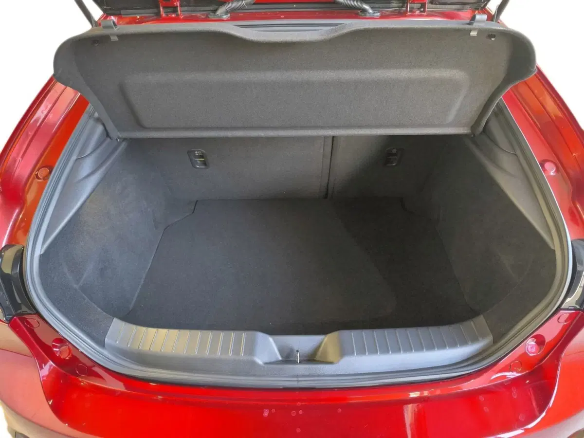 Mazda Mazda3 Hatchback nuova a Udine (8)