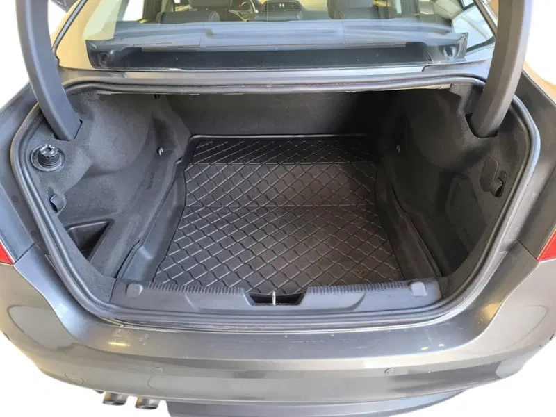 Jaguar XE usata a Udine (14)
