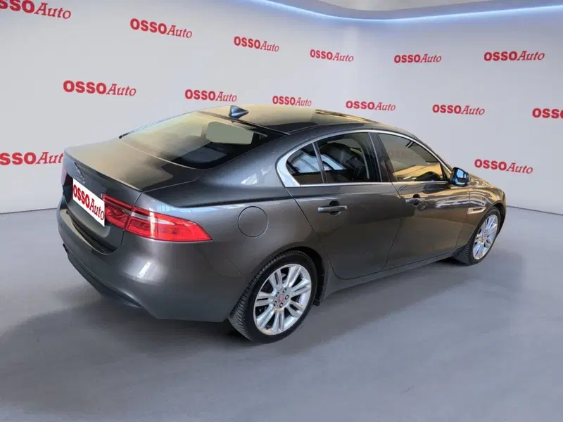 Jaguar XE usata a Udine (3)