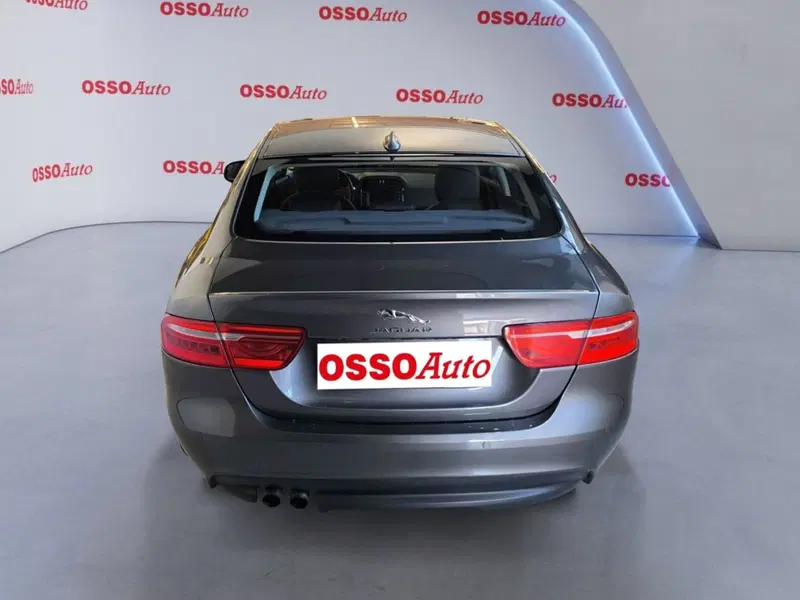 Jaguar XE usata a Udine (6)