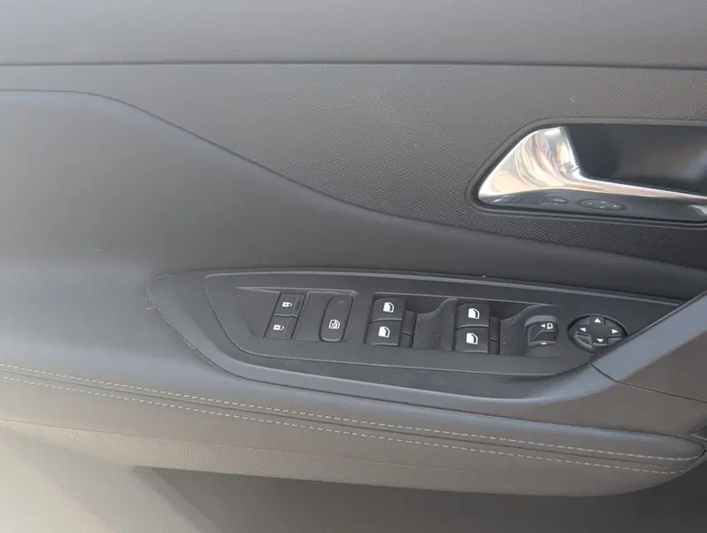 Peugeot 308 SW usata a Milano (14)