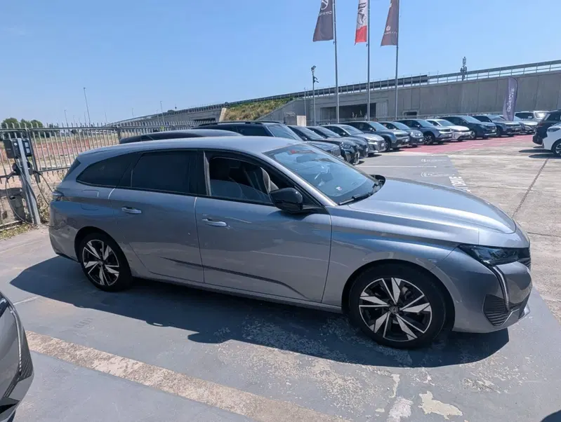Peugeot 308 SW usata a Milano (5)