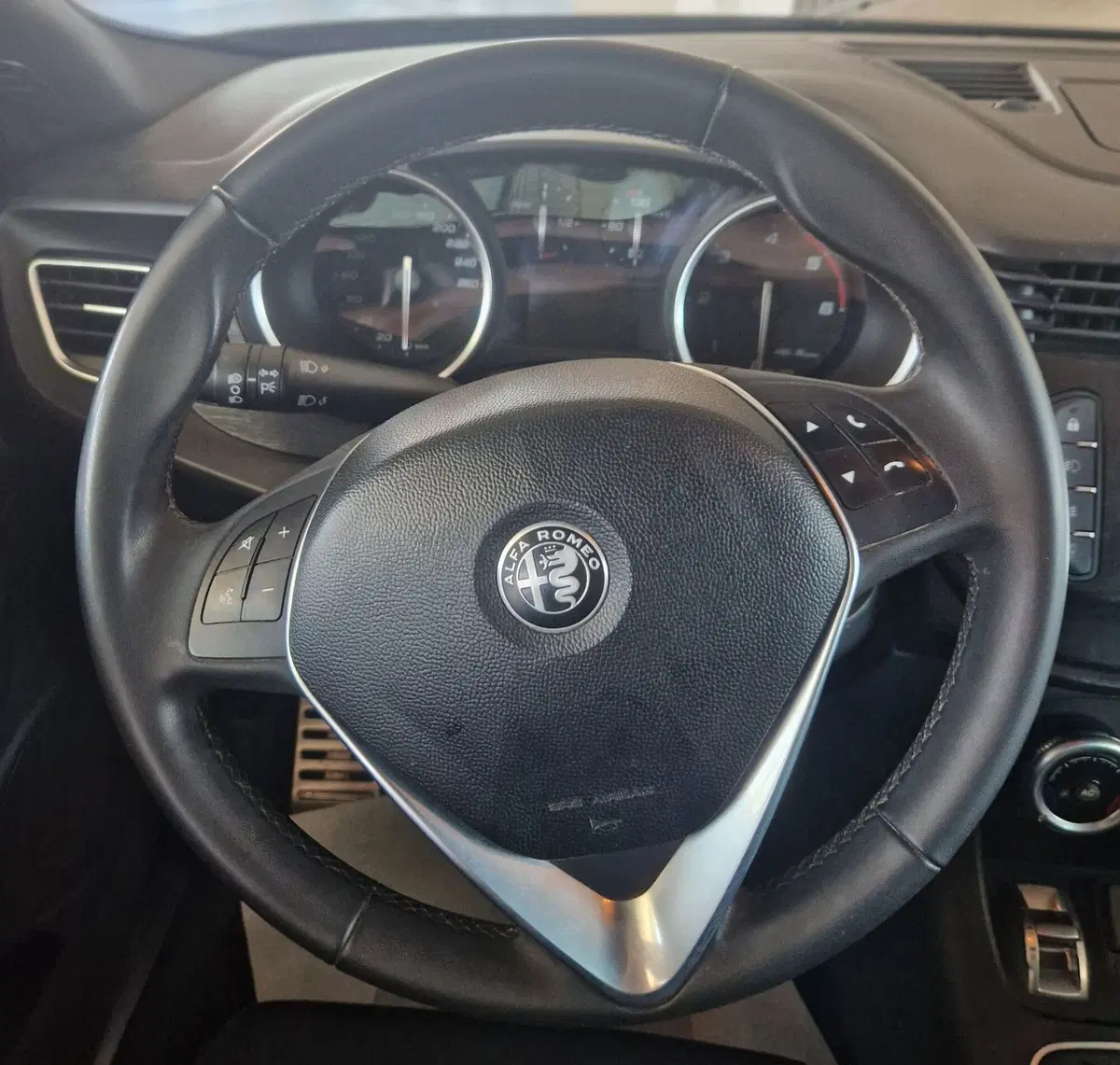 Alfa Romeo Giulietta usata a Terni (12)
