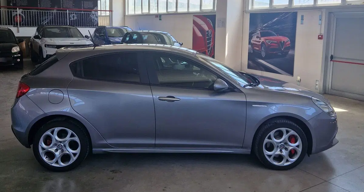 Alfa Romeo Giulietta usata a Terni (6)