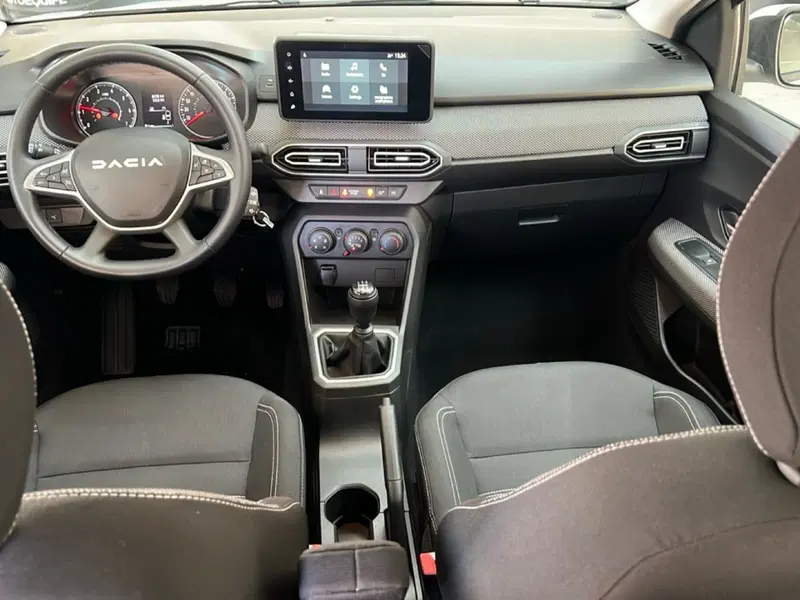 Dacia Sandero usata a Roma (11)
