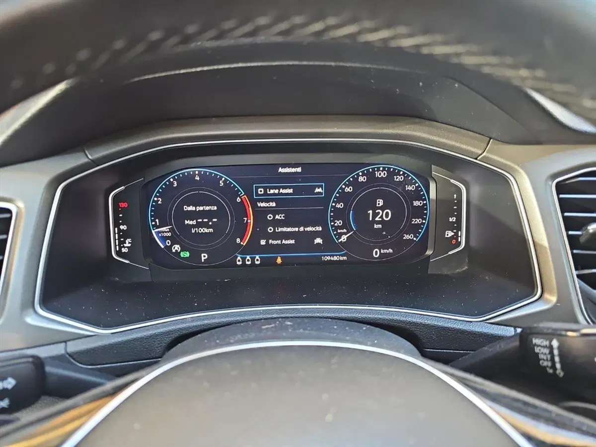 Volkswagen T-Roc usata a Lecco (14)