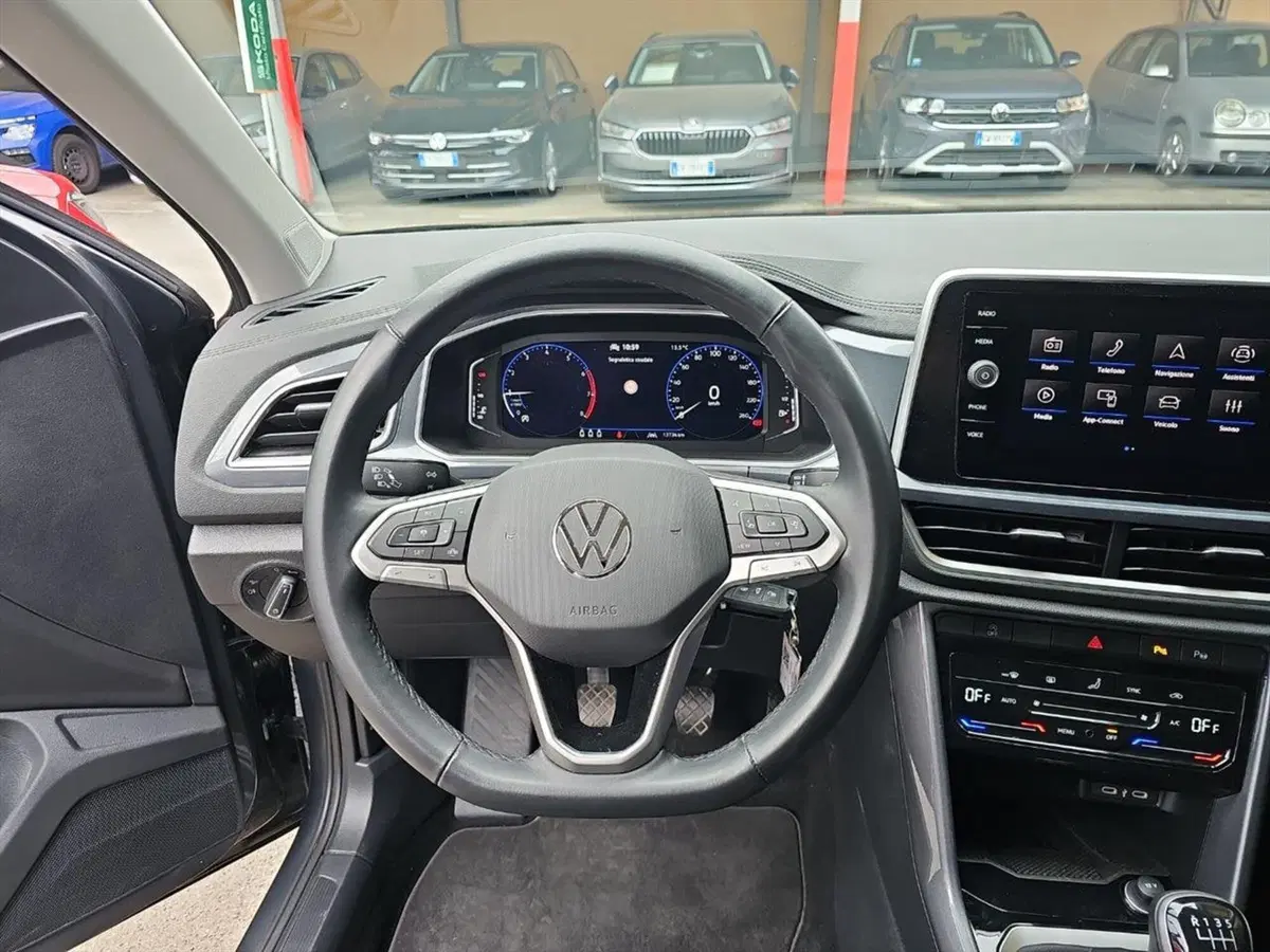Volkswagen T-Roc usata a Lecco (12)