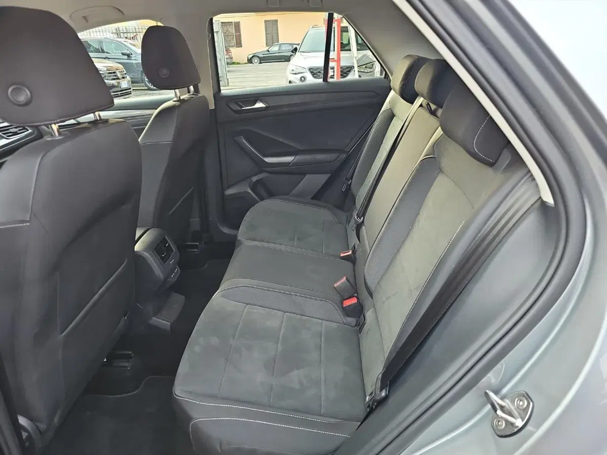 Volkswagen T-Roc usata a Lecco (10)