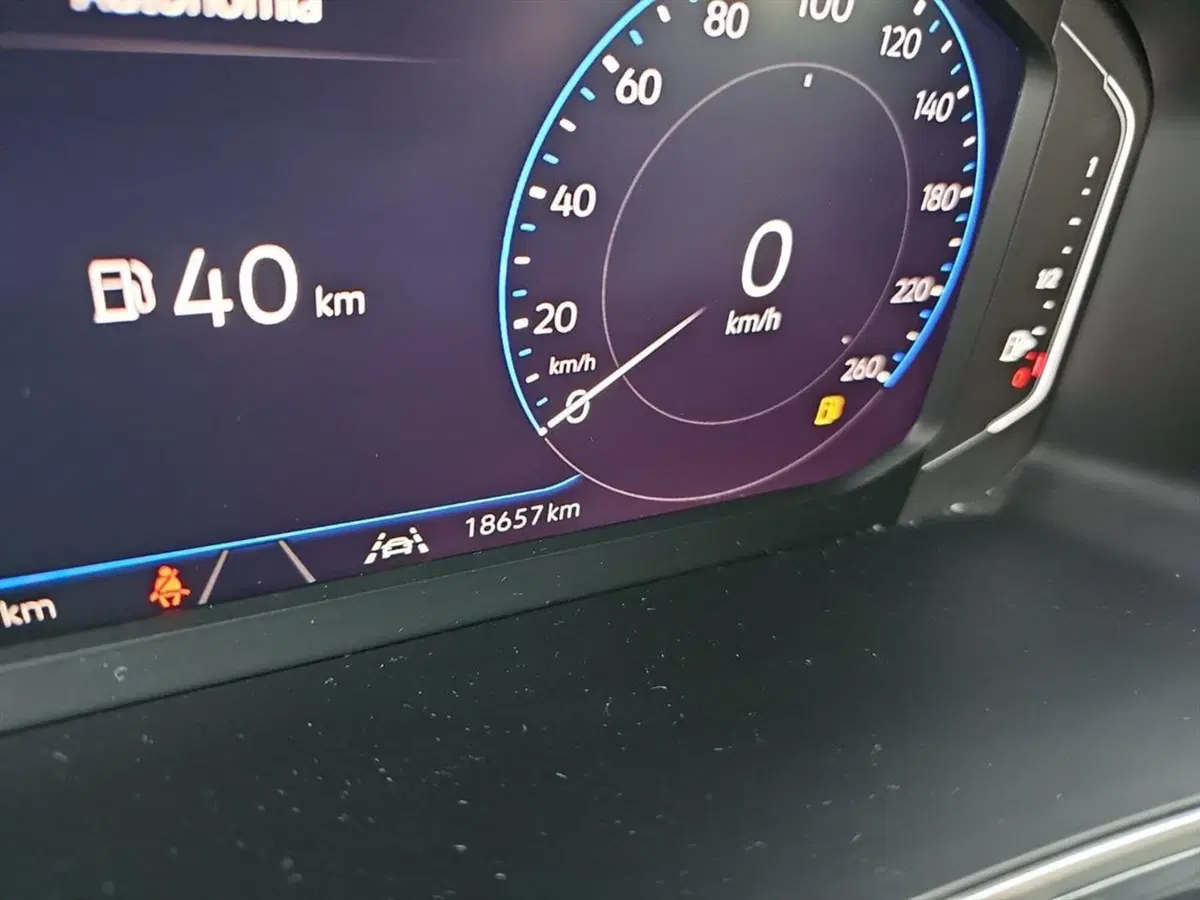 Volkswagen T-Roc usata a Lecco (13)