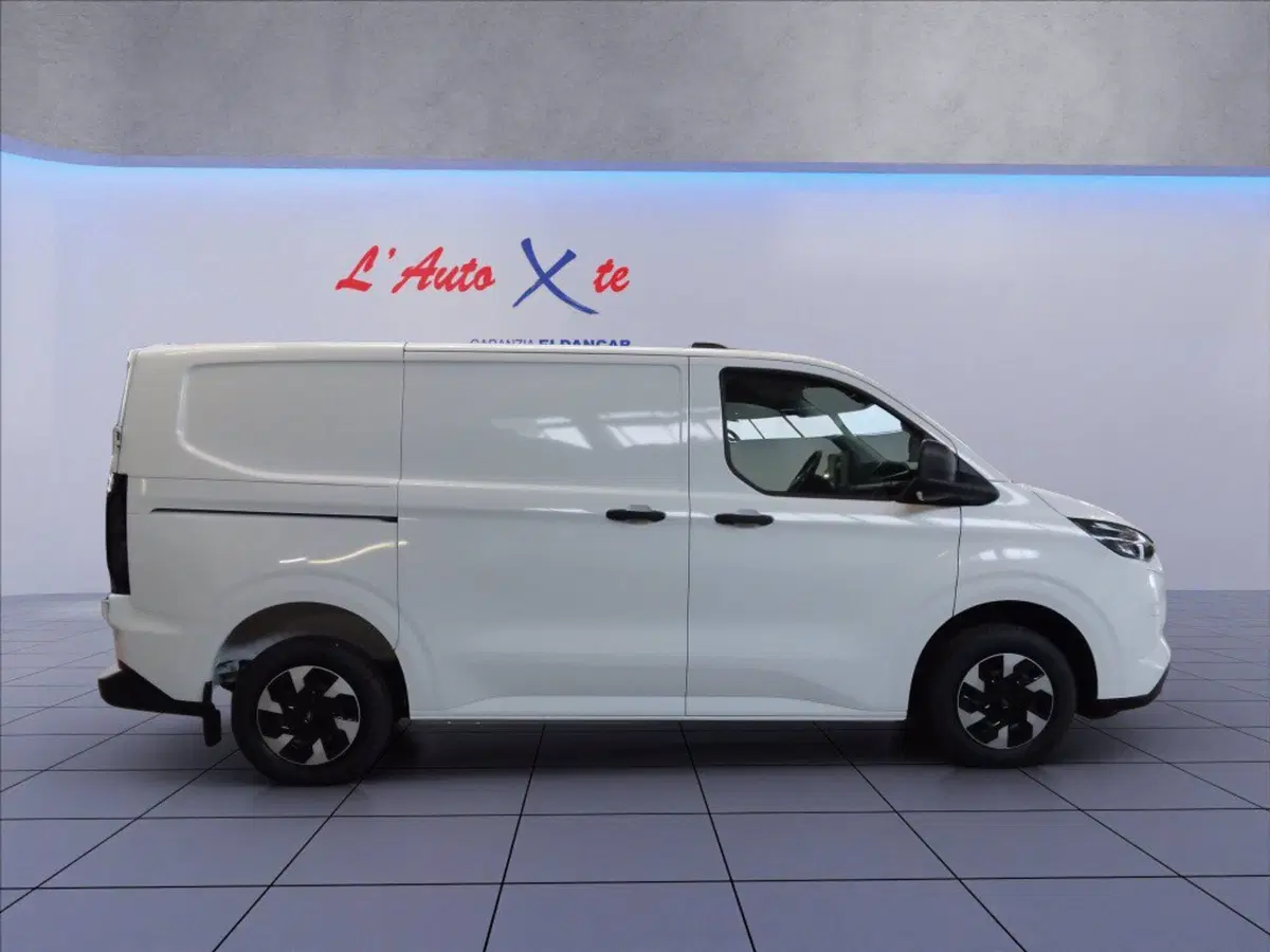 Ford Transit Custom Furgone nuova a Milano (5)